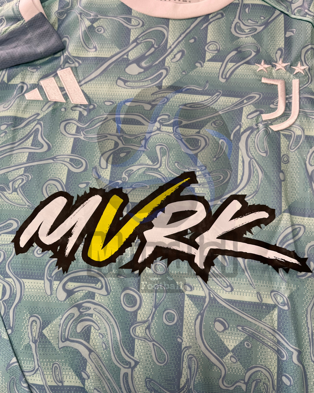 CAMISETA MVRK X JUV3