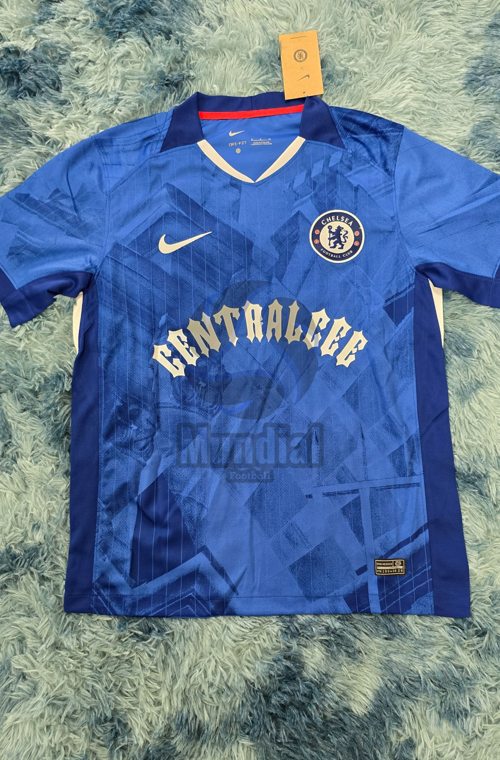 CAMISETA CH3LSE4 X C3NTR4L CEE