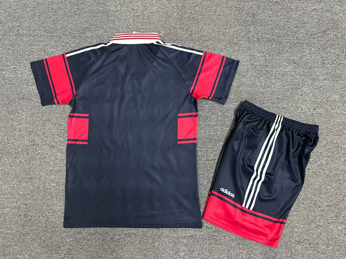 CONJUNTO NIÑO RETRO BAYERN 97/99