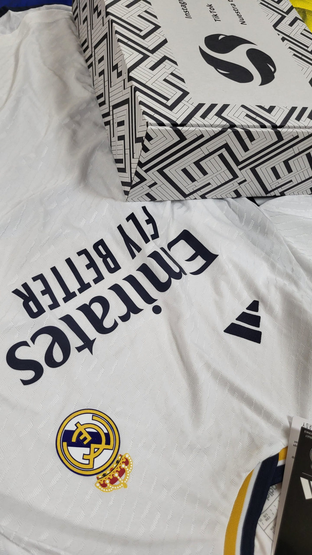 CAMISETA SORPRESA 8 CAMISETAS