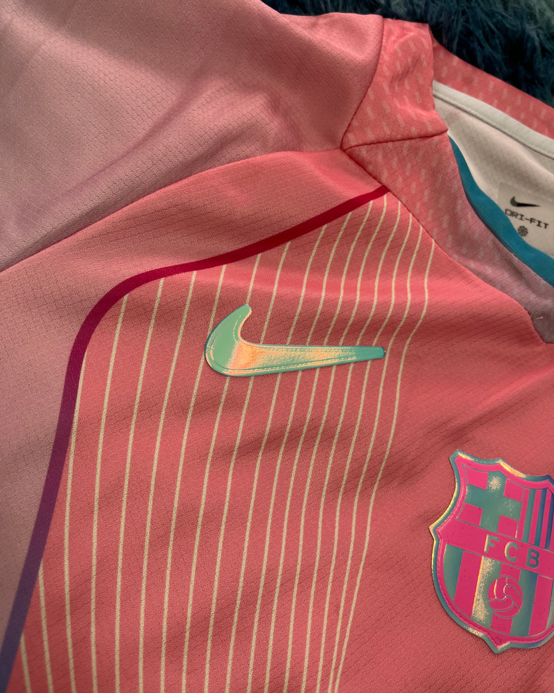 CAMISETA EMIL!A X BCN4