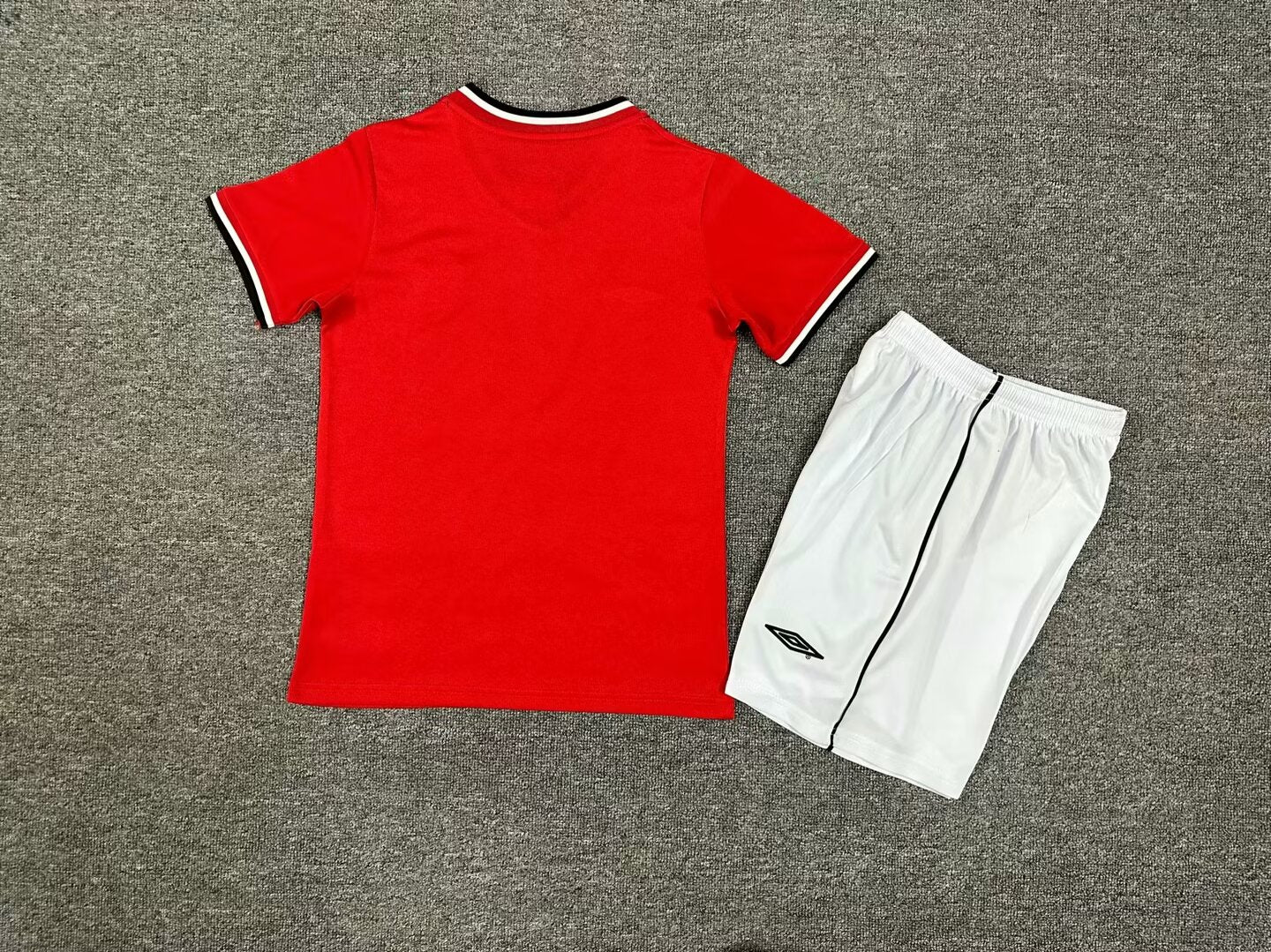 CONJUNTO NIÑO RETRO UNITED 12/13