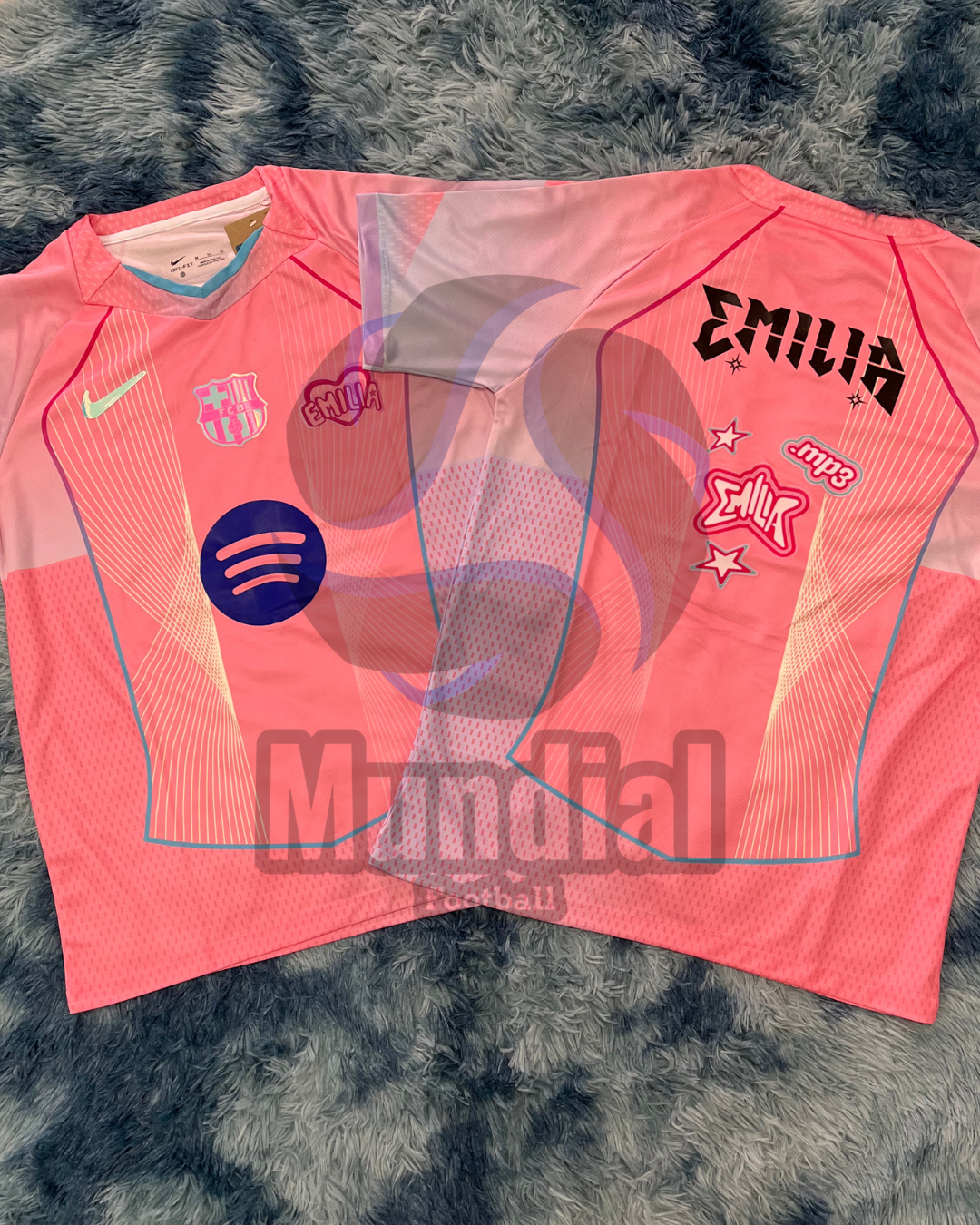 CAMISETA EMIL!A X BCN4