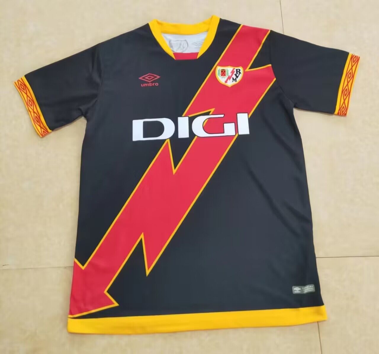 CAMISETA RAYO VALLECANO (2) 23/24