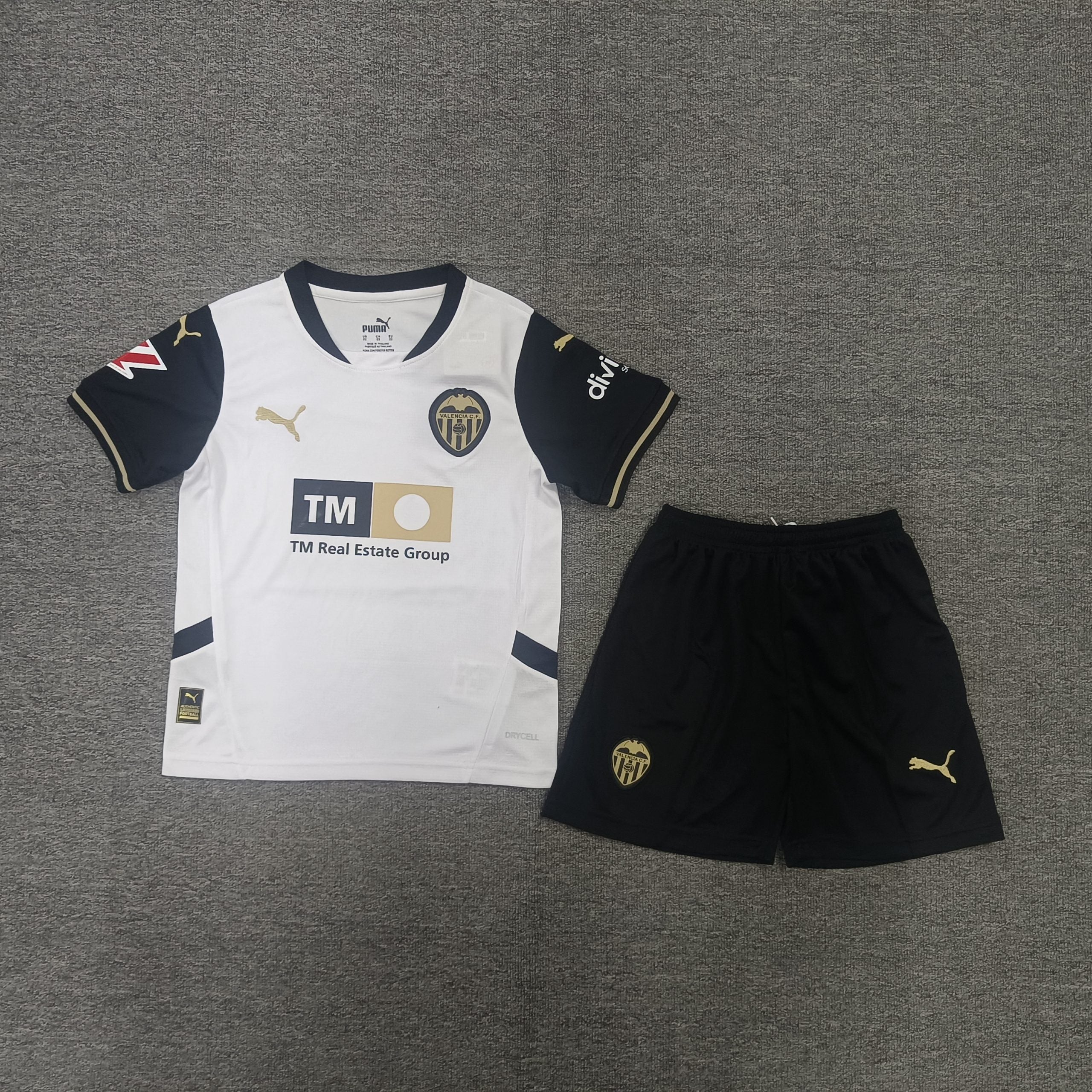 CONJUNTO NIÑO VALENCIA 24/25