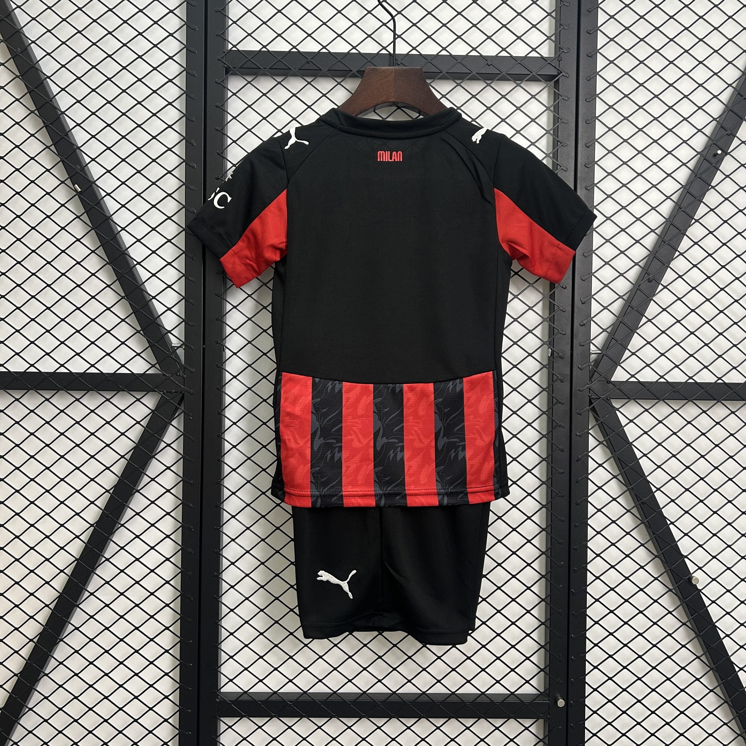 CONJUNTO NIÑO MILÁN 25/26