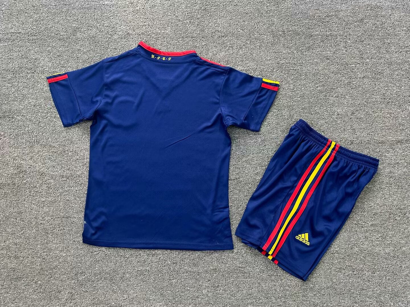 CONJUNTO NIÑO RETRO ESPAÑA 2010