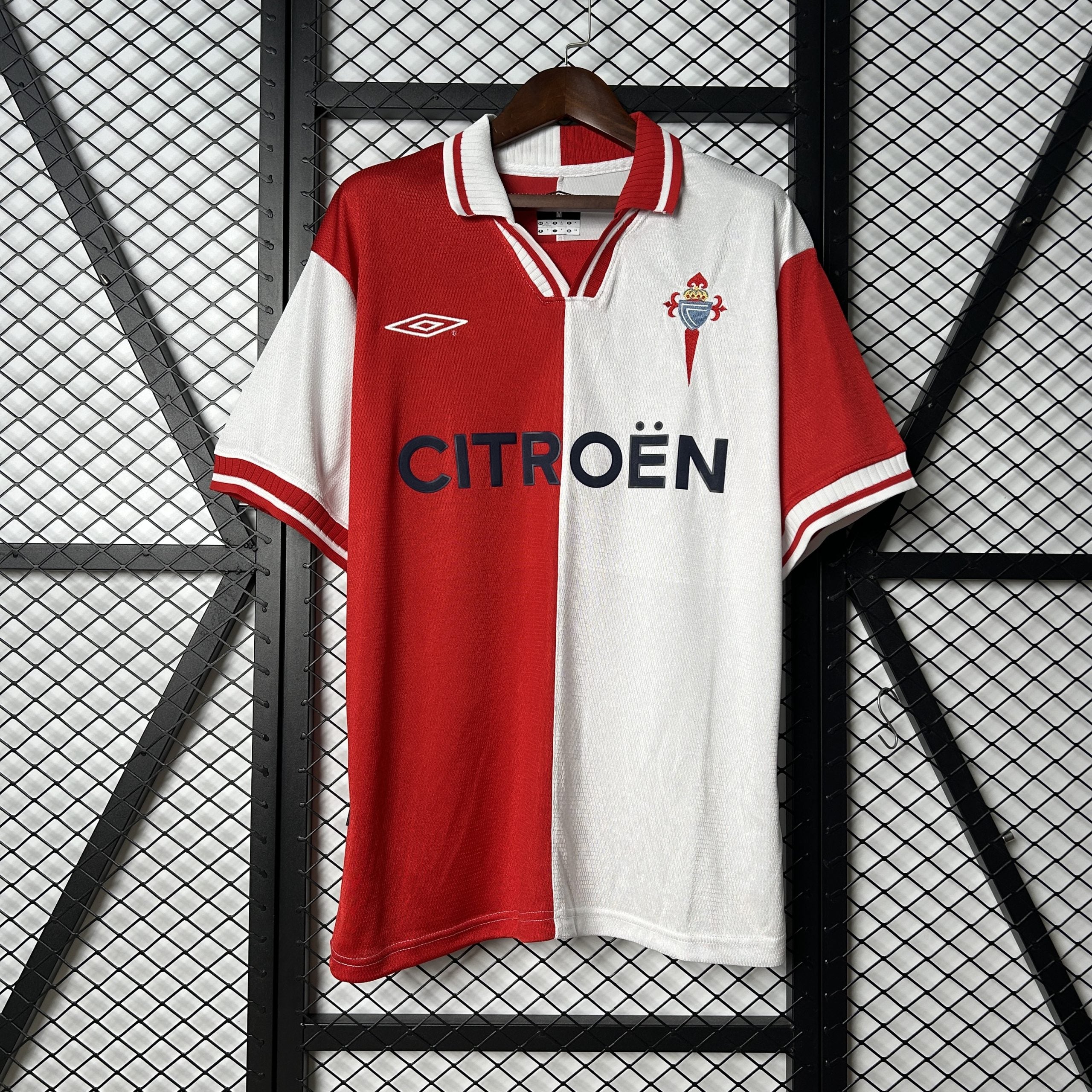 CAMISETA RETRO CELTA (2) 01/02