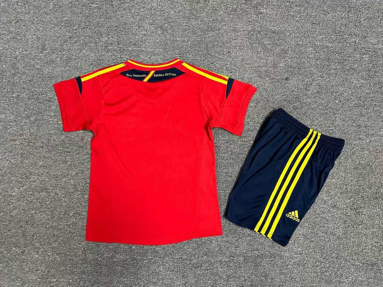 CONJUNTO NIÑO RETRO ESPAÑA 12/13