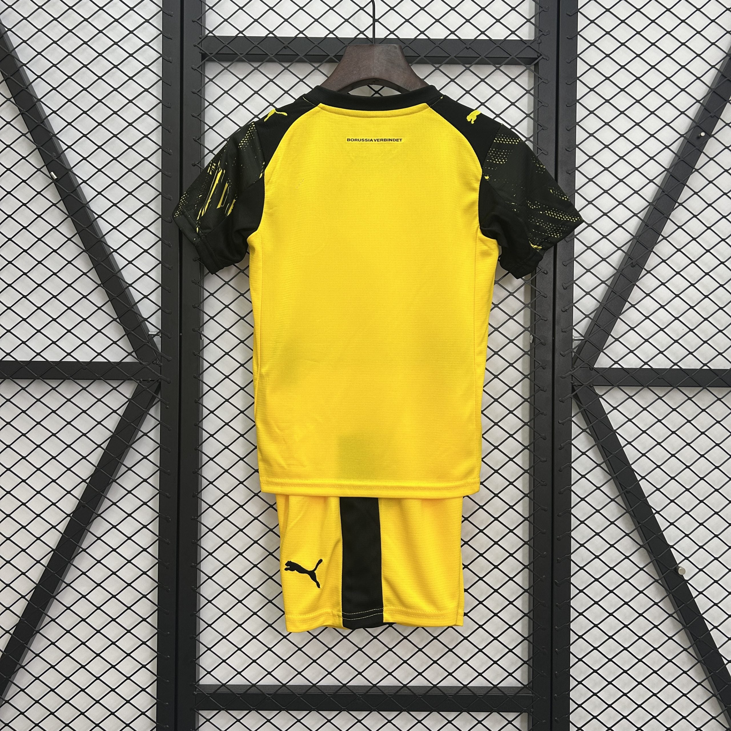 CONJUNTO NIÑO DORTMUND 25/26