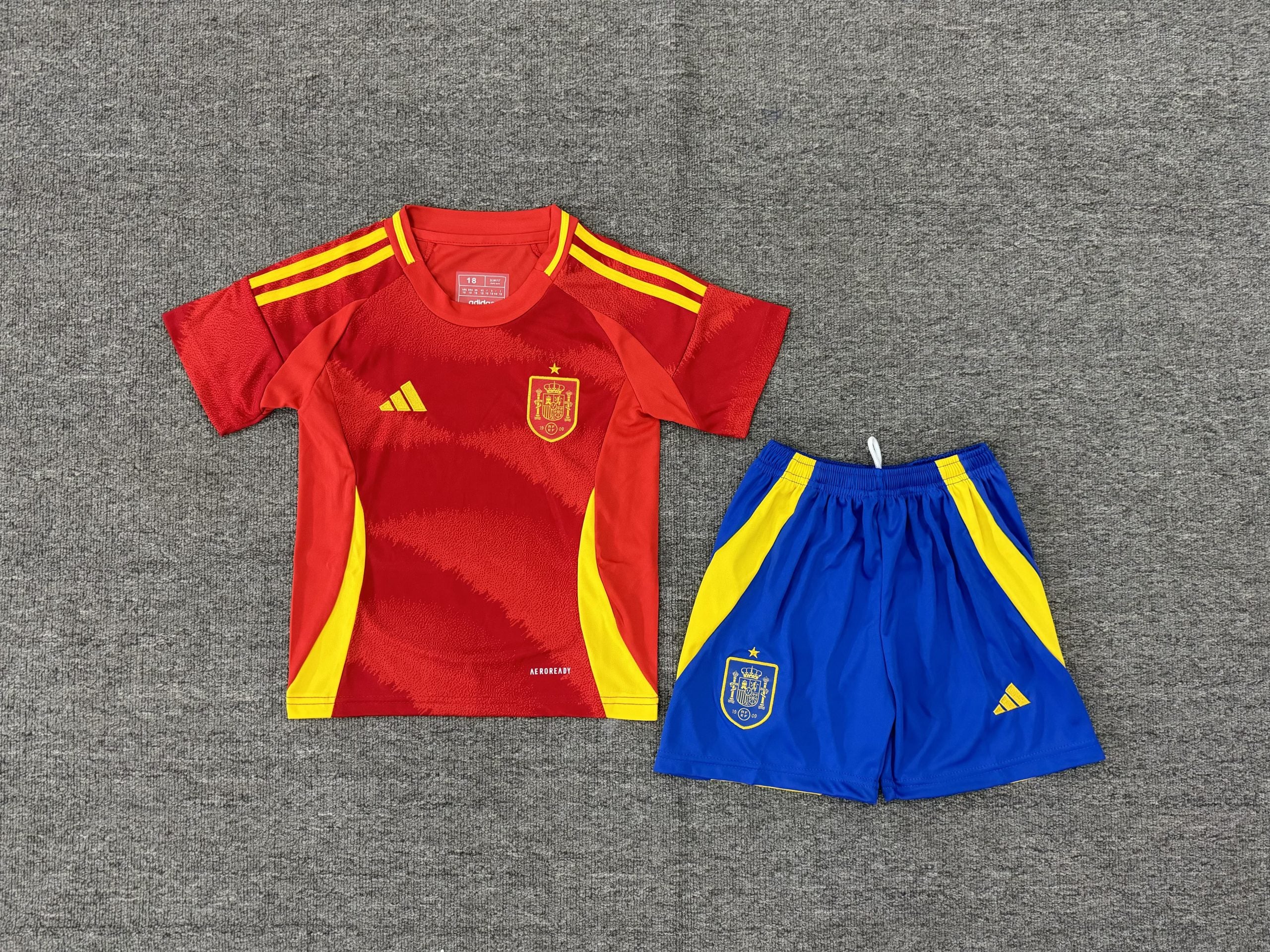 CONJUNTO NIÑO ESPAÑA 24/25