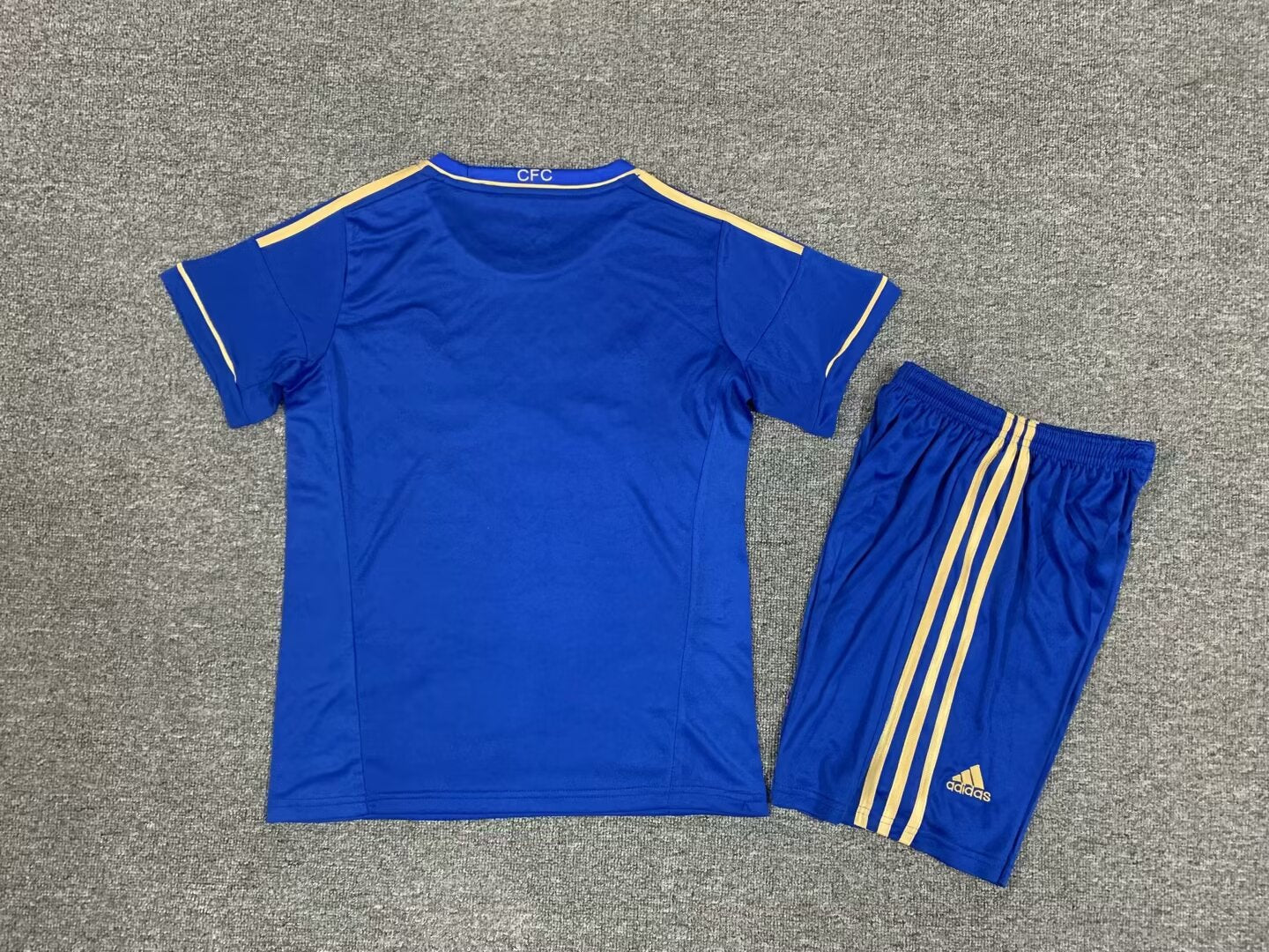 CONJUNTO NIÑO RETRO CHELSEA 12/13