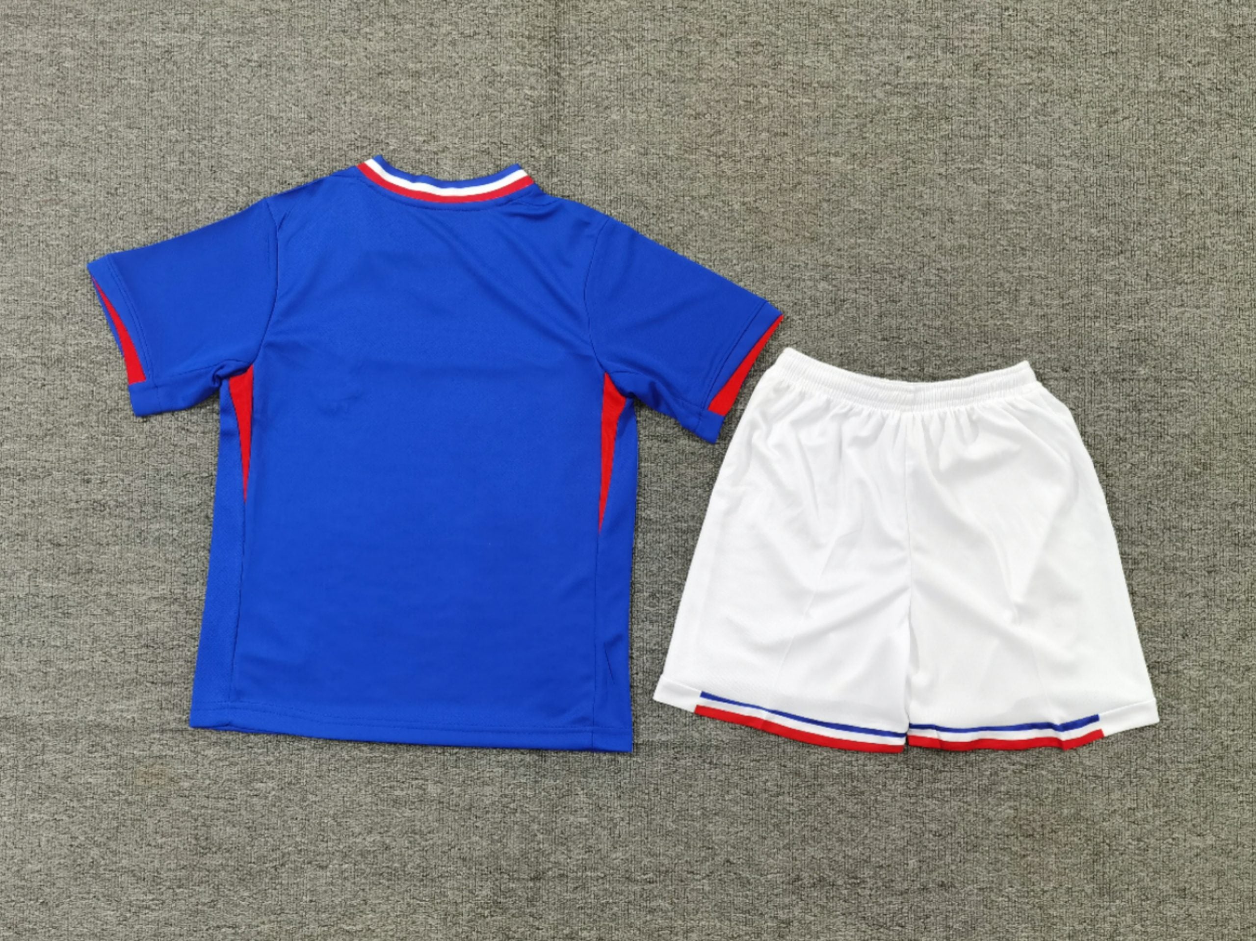 CONJUNTO NIÑO FRANCIA 24/25