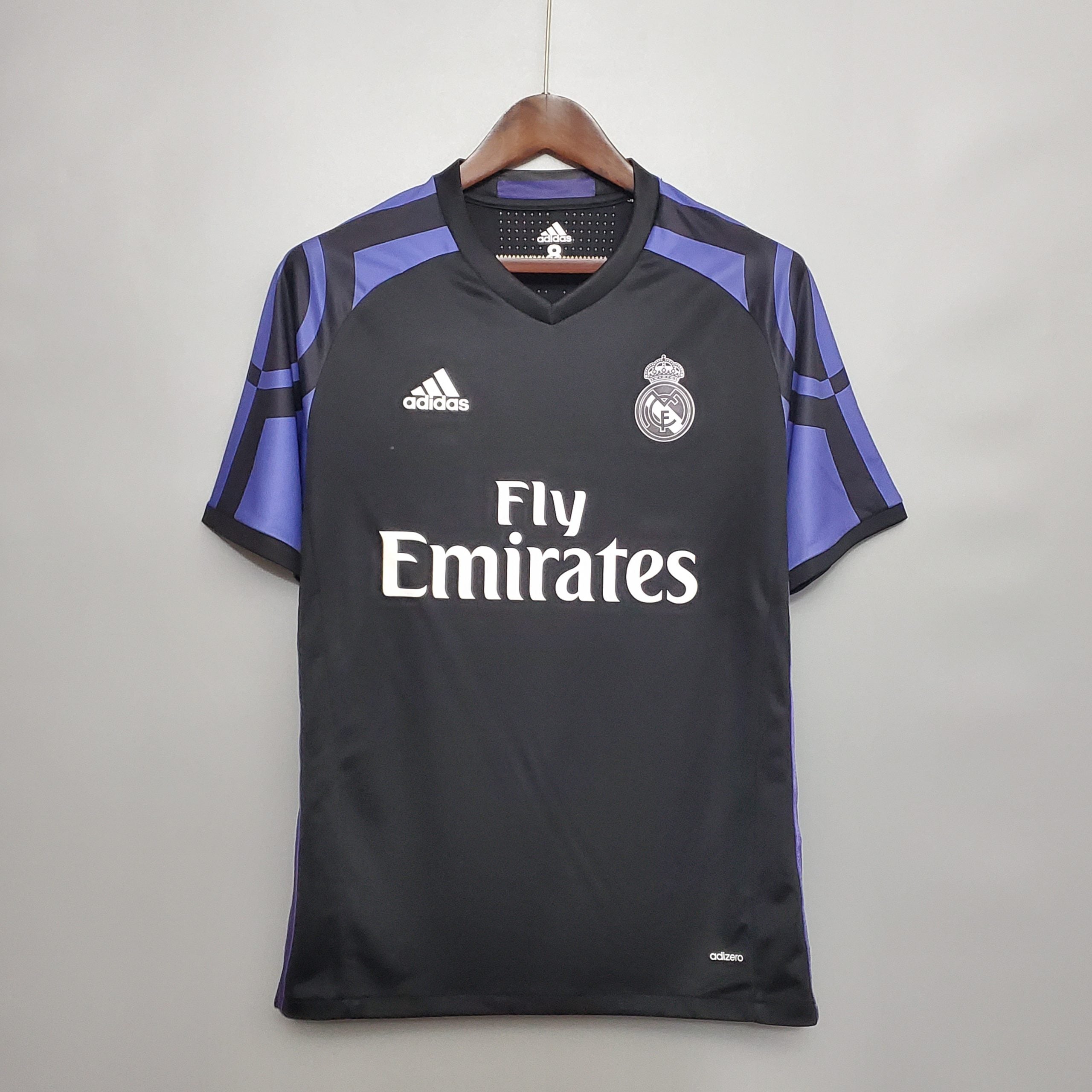 CAMISETA RETRO R.M4DR1D 15/16