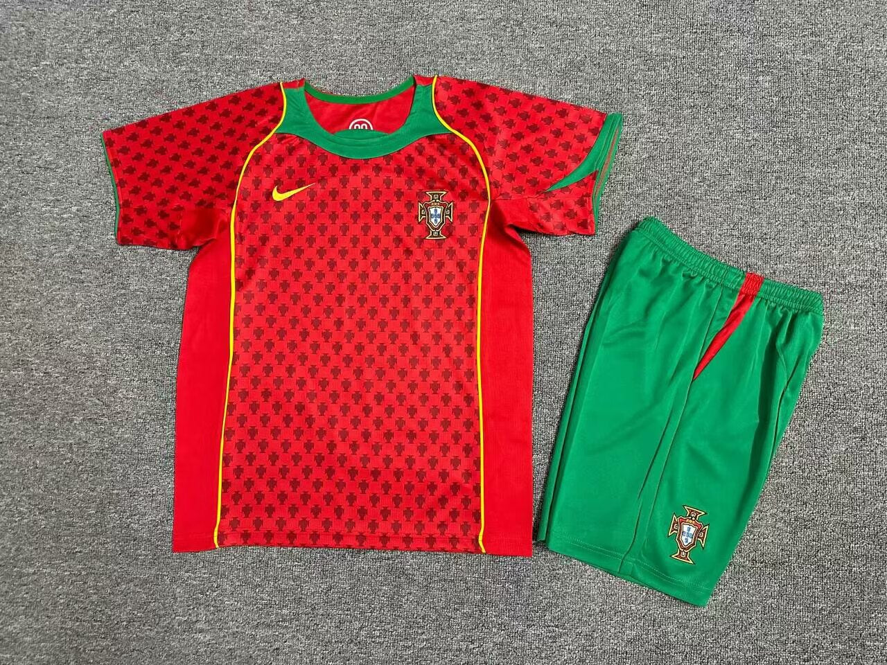 CONJUNTO NIÑO RETRO PORTUGAL 04/05