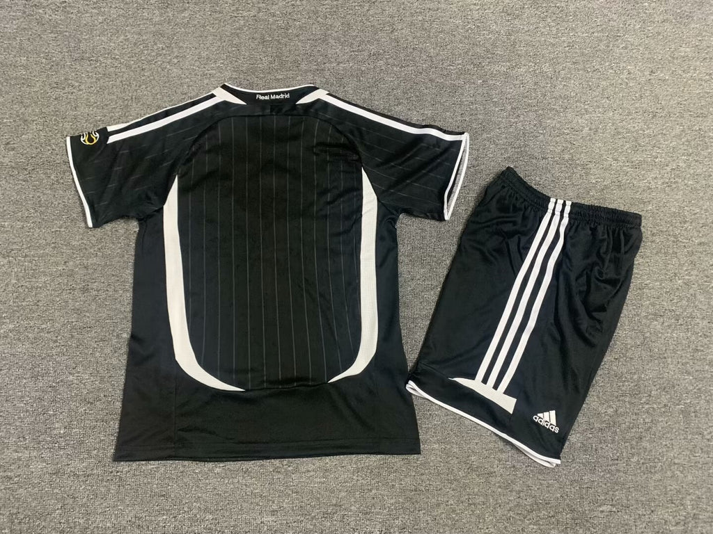 CONJUNTO NIÑO RETRO R.M4DR1D 06/07