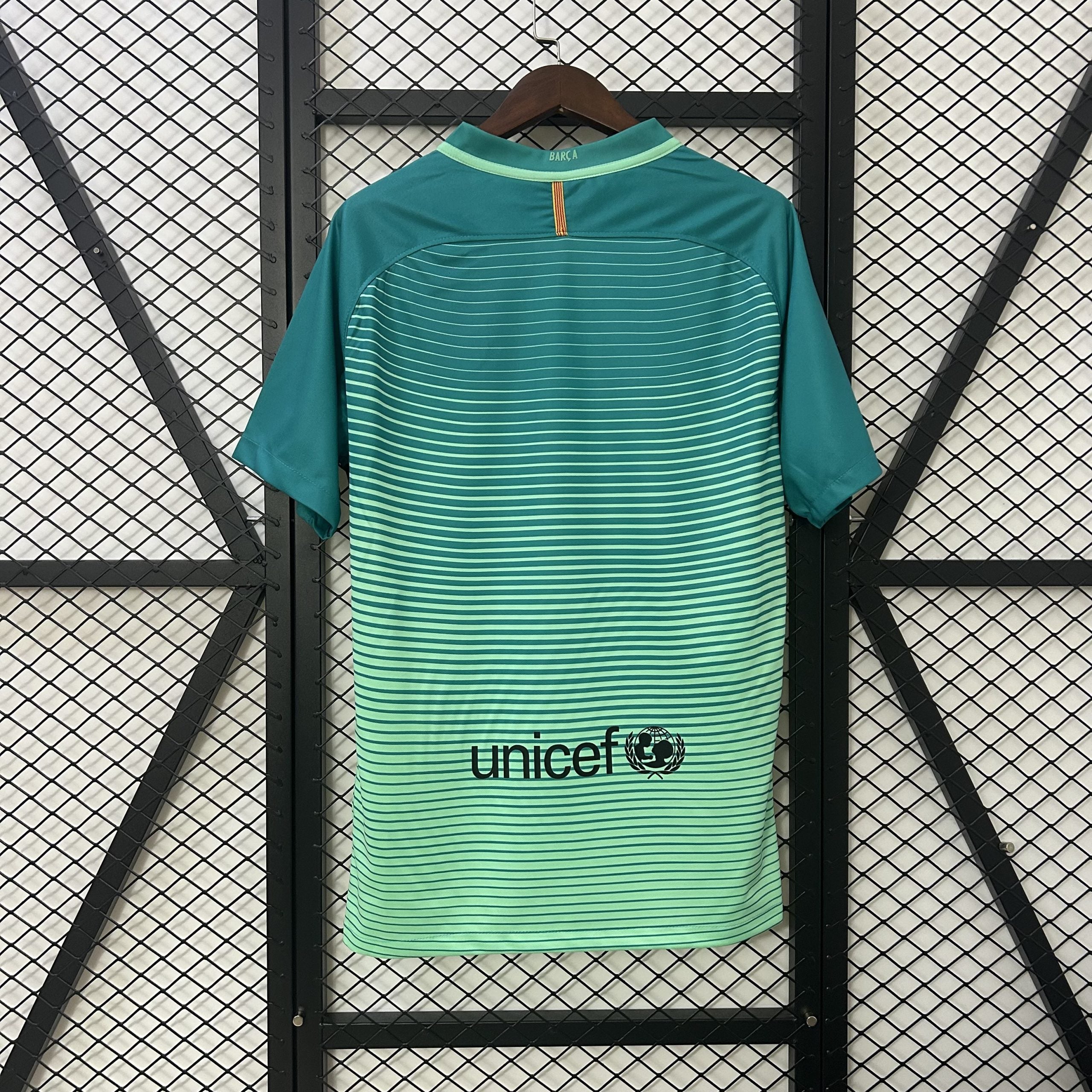 CAMISETA RETRO BCN4 3) 16/17